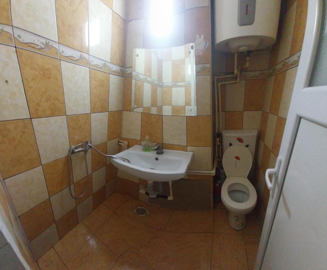 Garsoniera Apartman Bodzavásár Kültér fotó