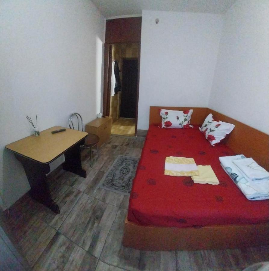 Garsoniera Apartman Bodzavásár Kültér fotó